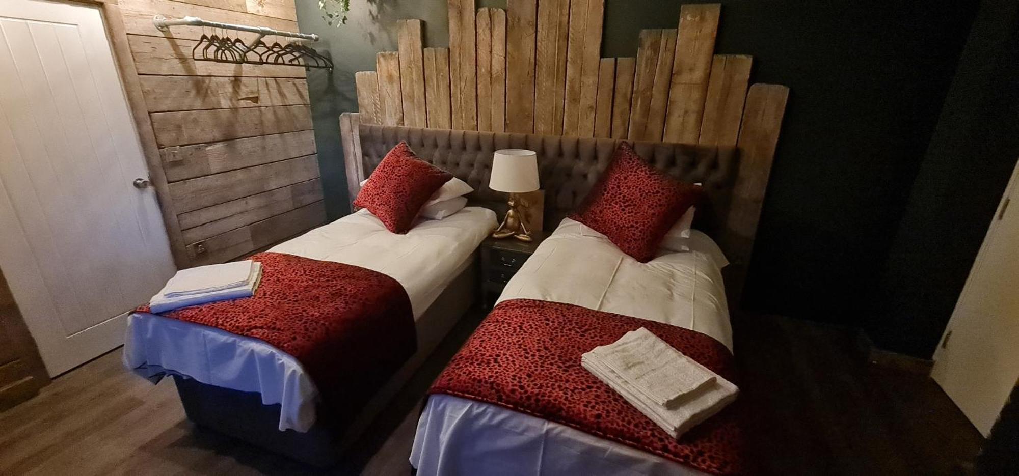 The Waterside Bar, Rooms & Restaurant Swinton  Room photo